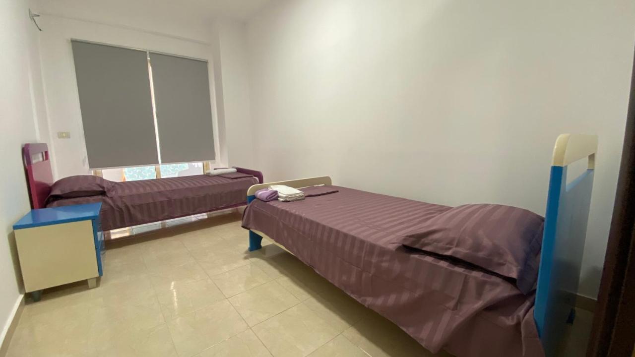 Anna'S Apartament Lushnjë Esterno foto